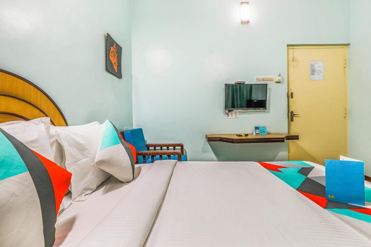 Fabexpress Santhi Inn - Near Promenade Beach Pondicherry Exterior photo